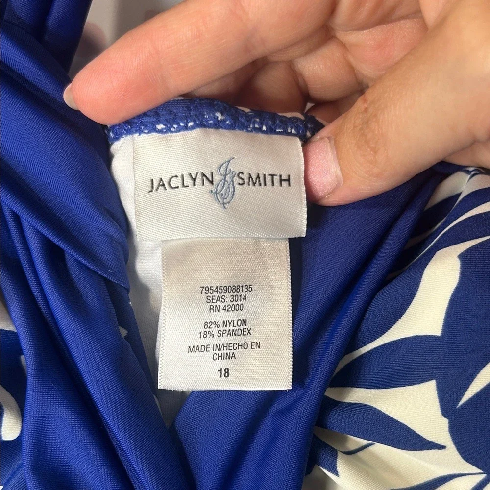 Jaclyn Smith Women's Blue and White Halter One-piece Bathing Suit Sz 18‎ Padded